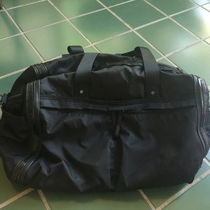 lululemon athletica Bags - Lululemon Duffel lululemon athletica Bags - Lululemon Duffel